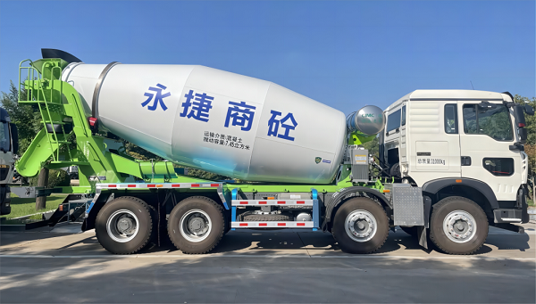 【發(fā)車新聞】重汽&凌宇攪拌車交付客戶！